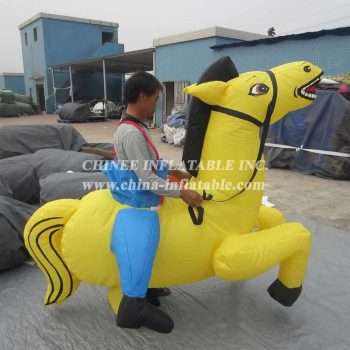 M1-248 Cavallo giocattolo gonfiabile cartone animato in movimento