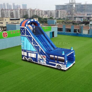 Terrain de jeux gonflable