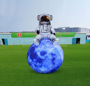B3-110 Astronaute et lune en carton gonflable