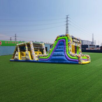 Corrida de desafio insuflável