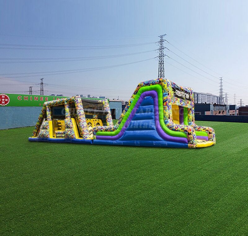 Corrida de desafio insuflável