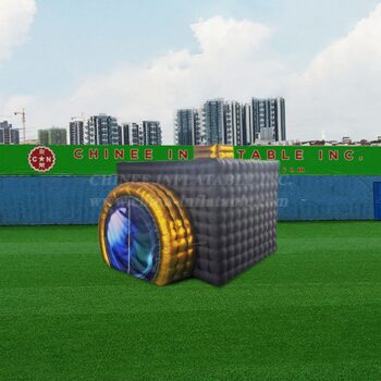 Tenda insuflável em forma de cubo