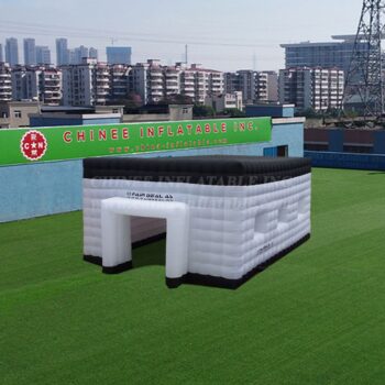Tenda insuflável em forma de cubo
