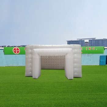 Tenda insuflável em forma de cubo